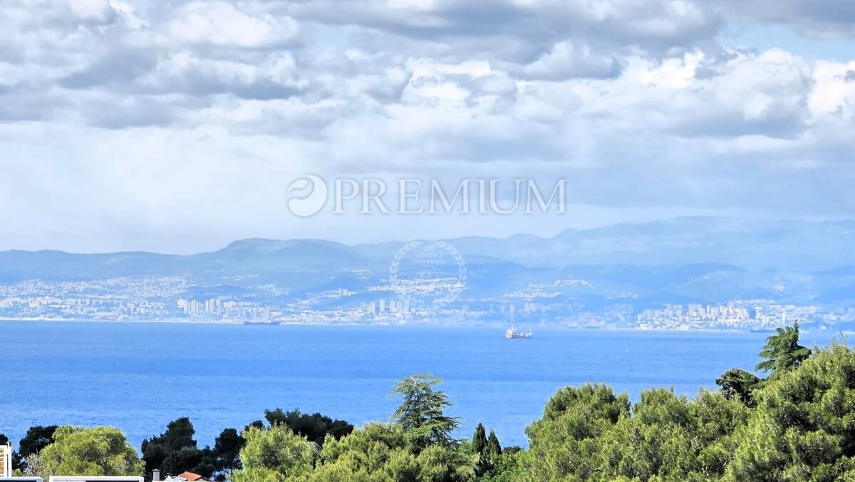 Malinska, appartamento arredato con piscina vicino al mare!