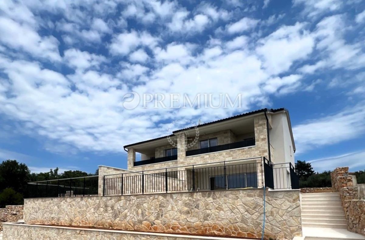 Malinska, in vendita, nuova casa con piscina e vista mare! 