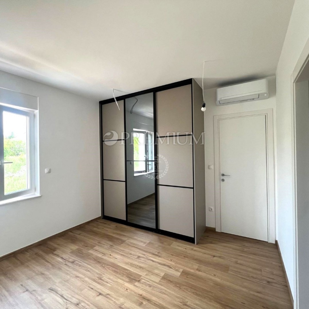 Malinska, in vendita, nuova casa con piscina e vista mare! 