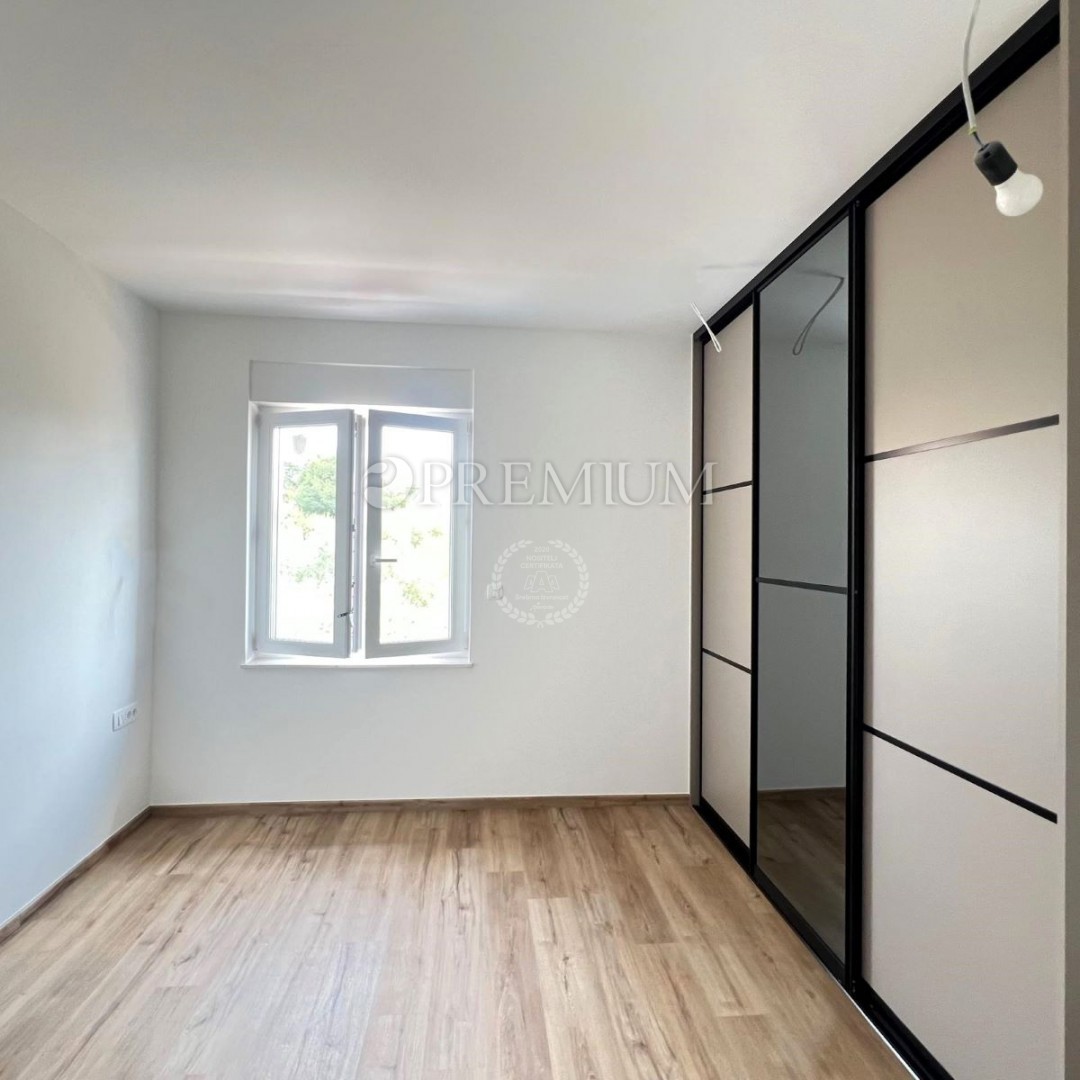 Malinska, in vendita, nuova casa con piscina e vista mare! 