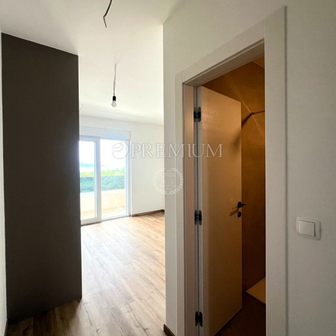 Malinska, in vendita, nuova casa con piscina e vista mare! 