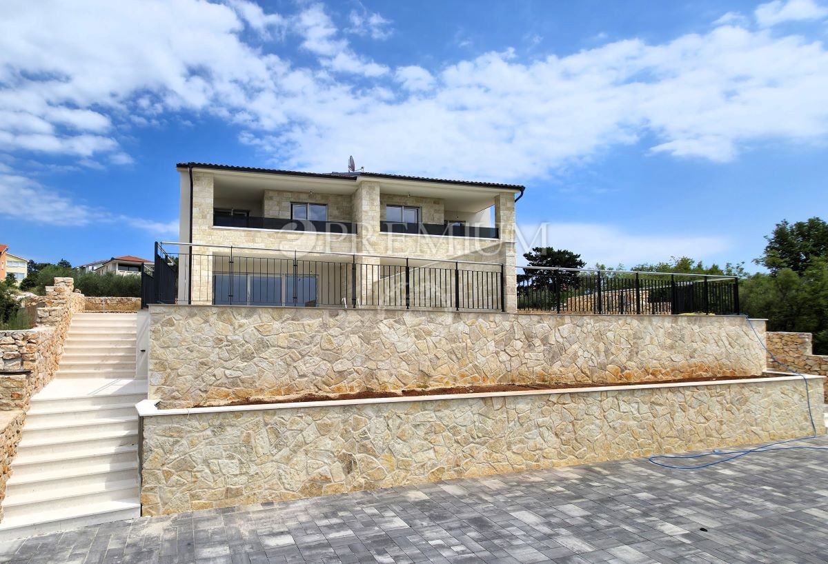 Malinska, in vendita, nuova casa con piscina e vista mare! 