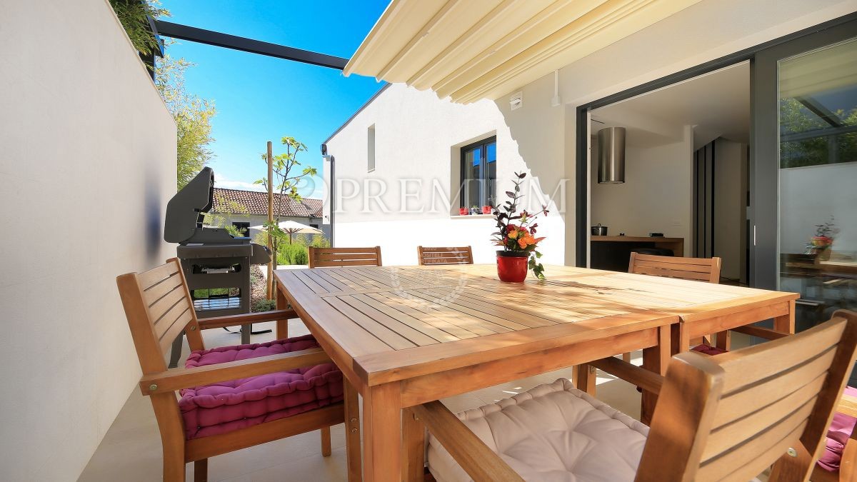 Malinska, lussuosa casa con piscina e vista mare