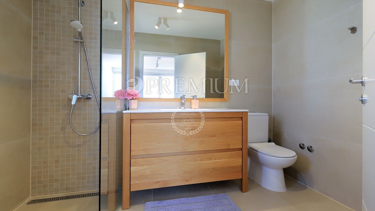 Malinska, lussuosa casa con piscina e vista mare