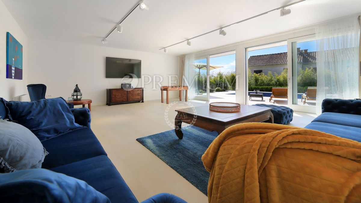 Malinska, lussuosa casa con piscina e vista mare