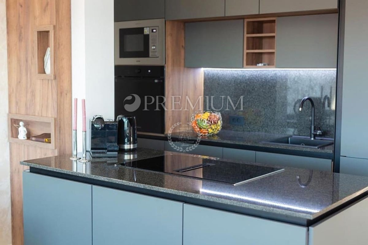 Attico Malinska con vista mare!