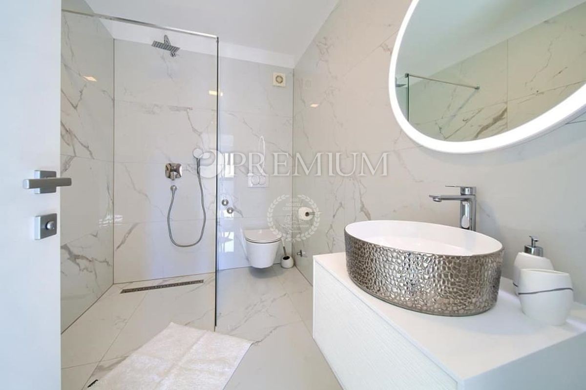 Attico Malinska con vista mare!