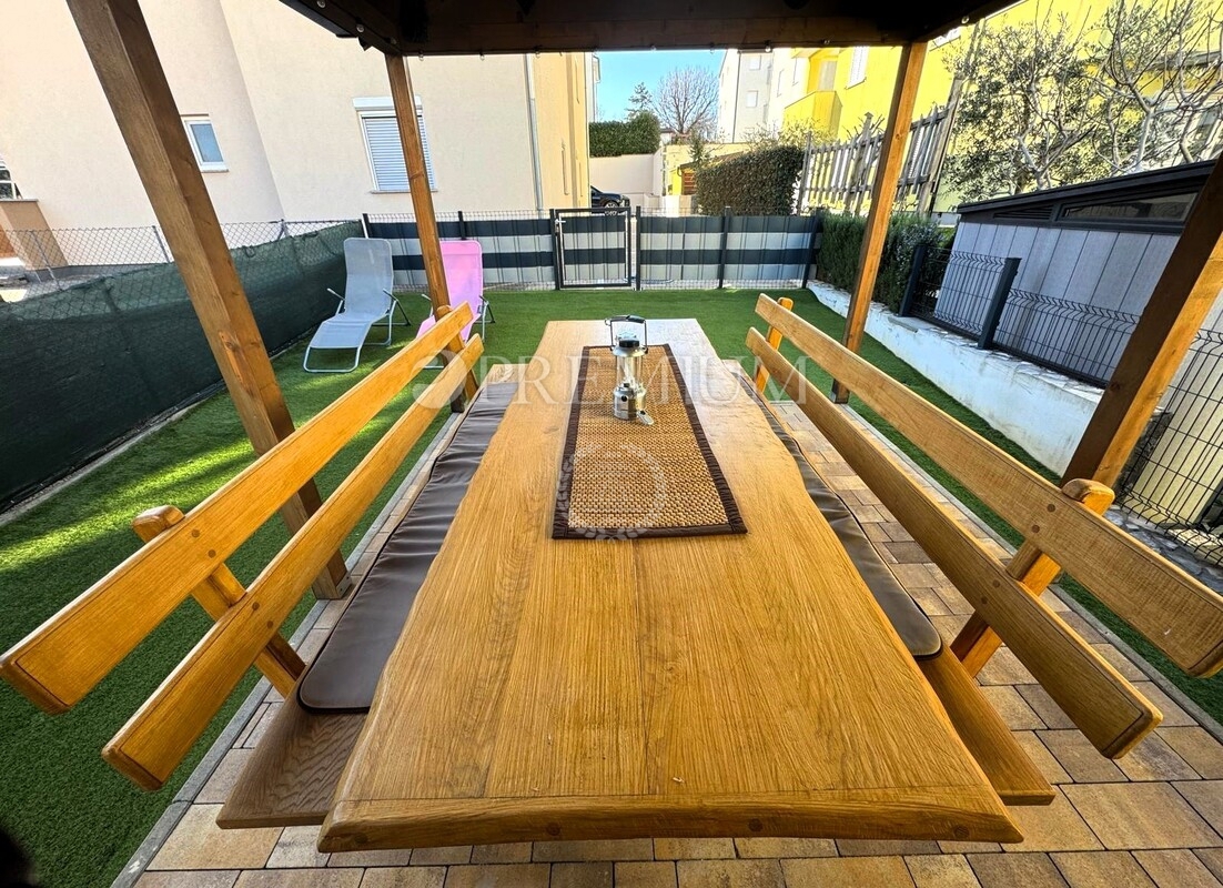 Čižići, Appartamento con giardino e vista mare!