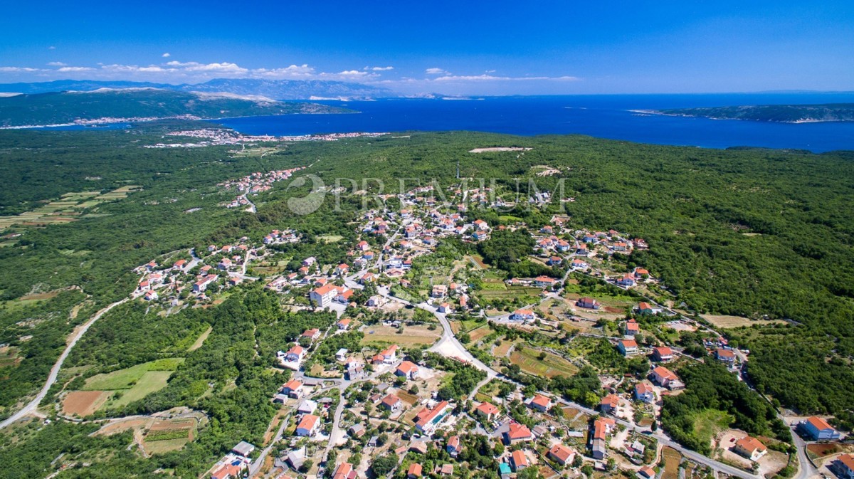 Krk, terreno agricolo con vista sul mare, 19.970m2