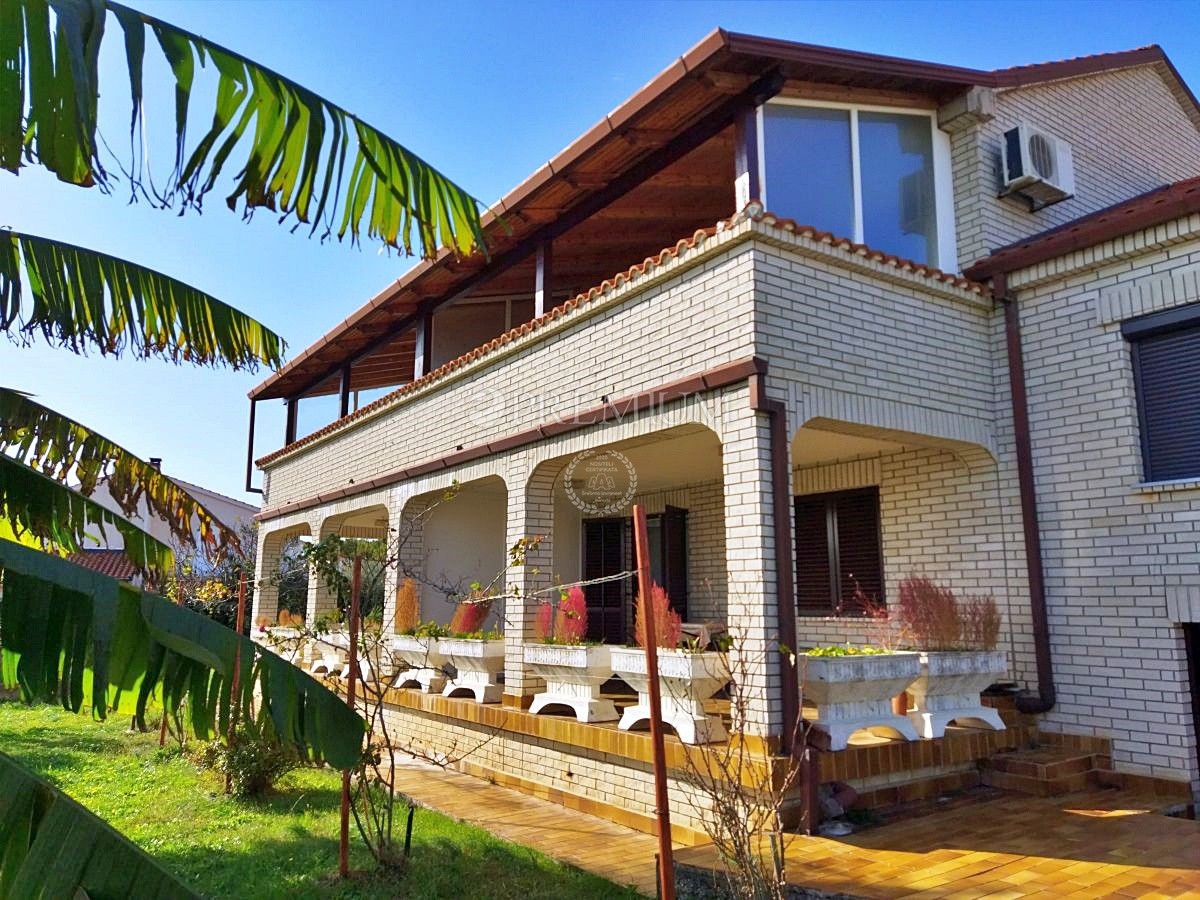 Casa Dobrinj, 359m2