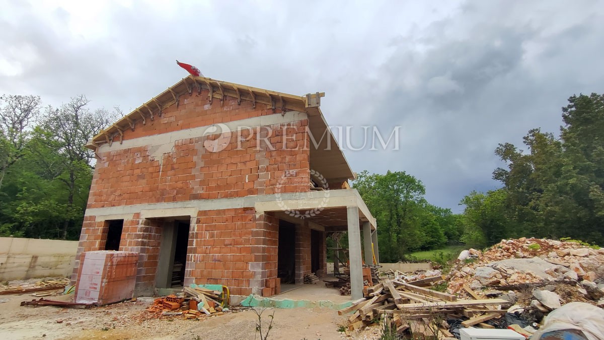 Dintorni di Šilo, casa in costruzione in posizione tranquilla!