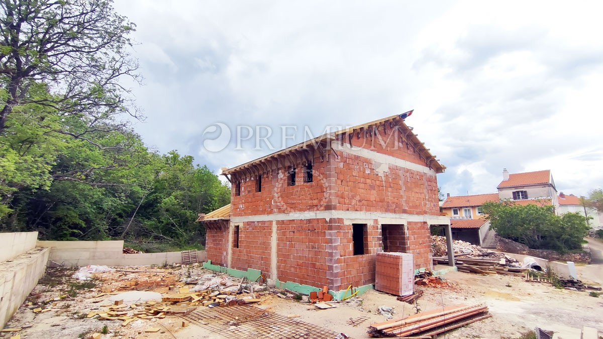 Dintorni di Šilo, casa in costruzione in posizione tranquilla!