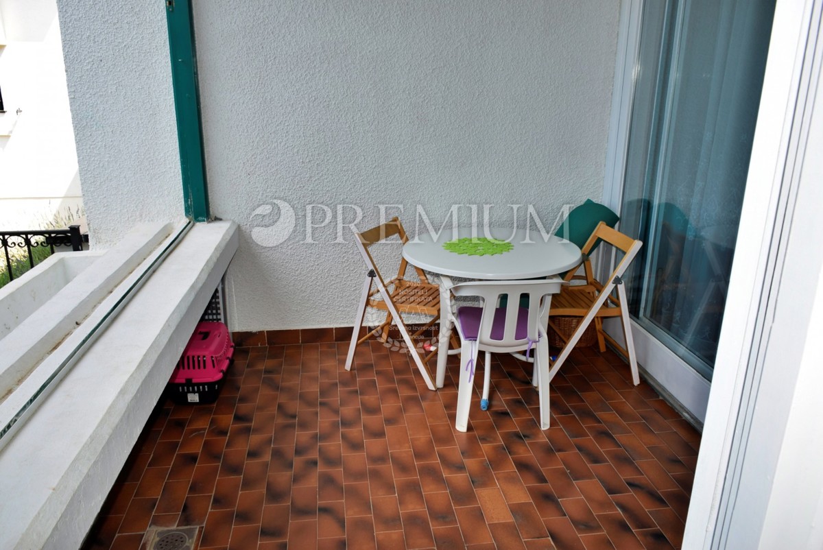 Njivice, casa con vista sul mare e ampio giardino!