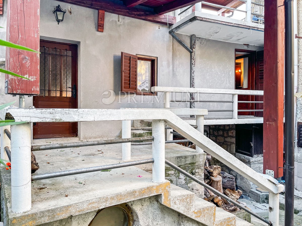 Dobrinj, due case in pietra nel centro stesso!