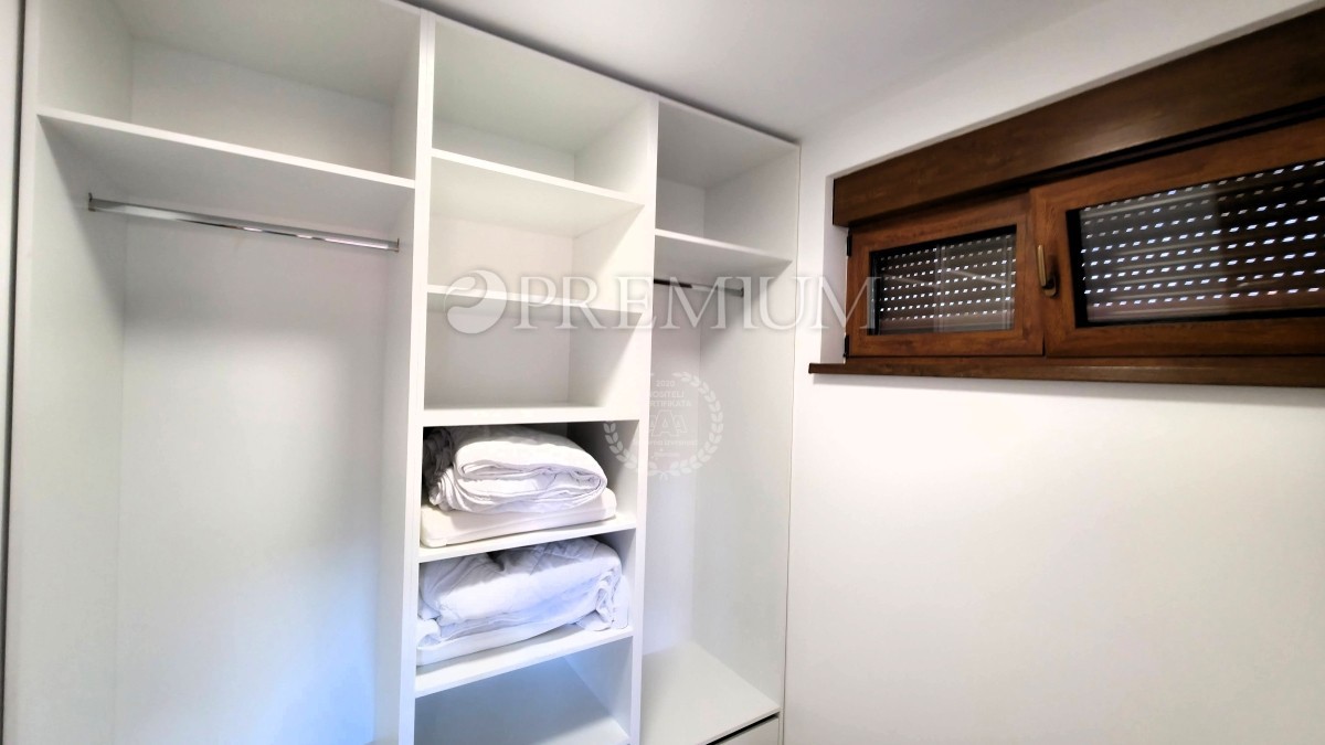 Malinska, nuova casa in vendita con garage, cortile e piscina!