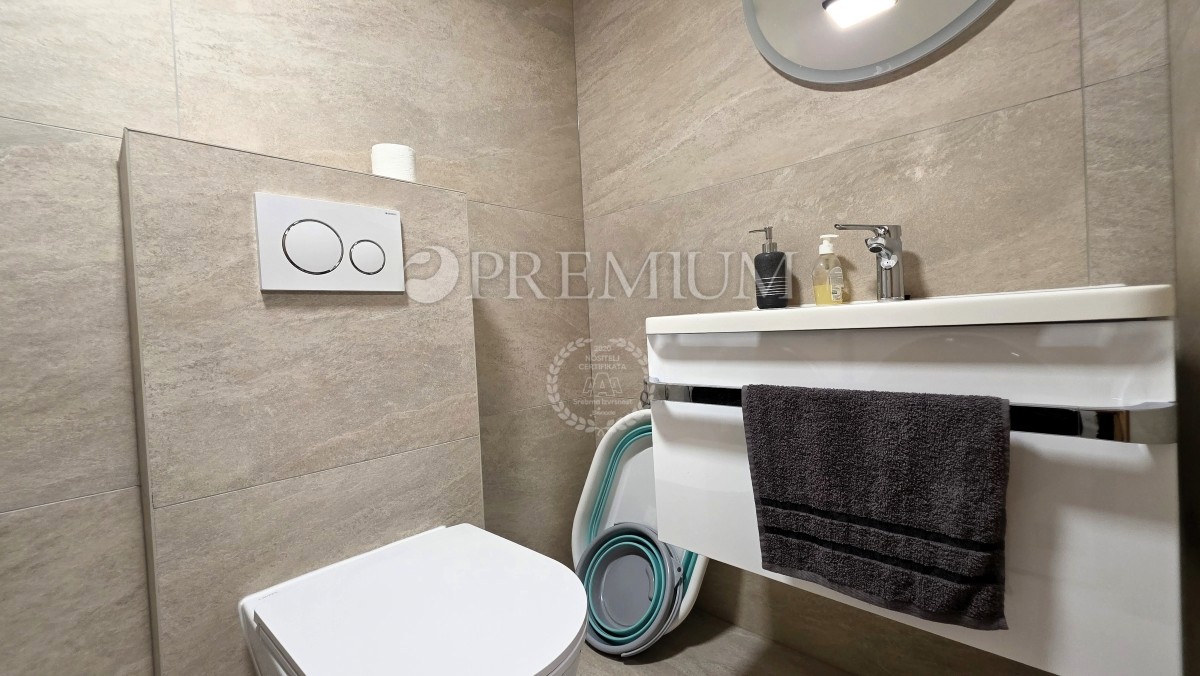 Malinska, nuova casa in vendita con garage, cortile e piscina!