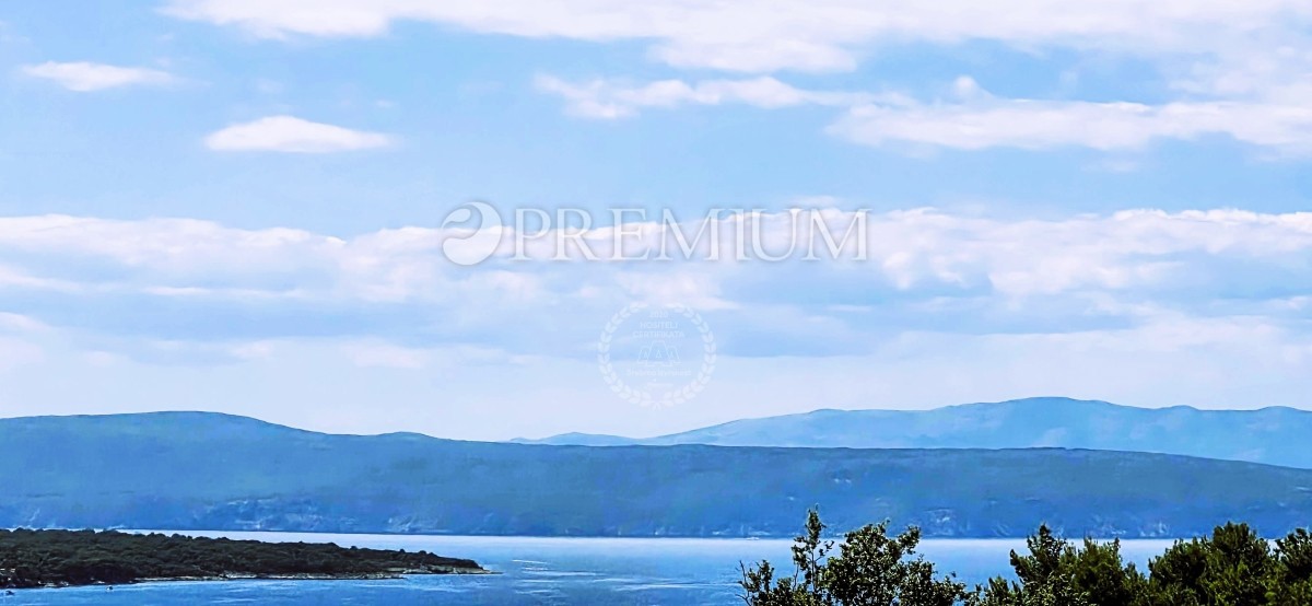 Malinska, nuova casa in vendita con garage, cortile e piscina!