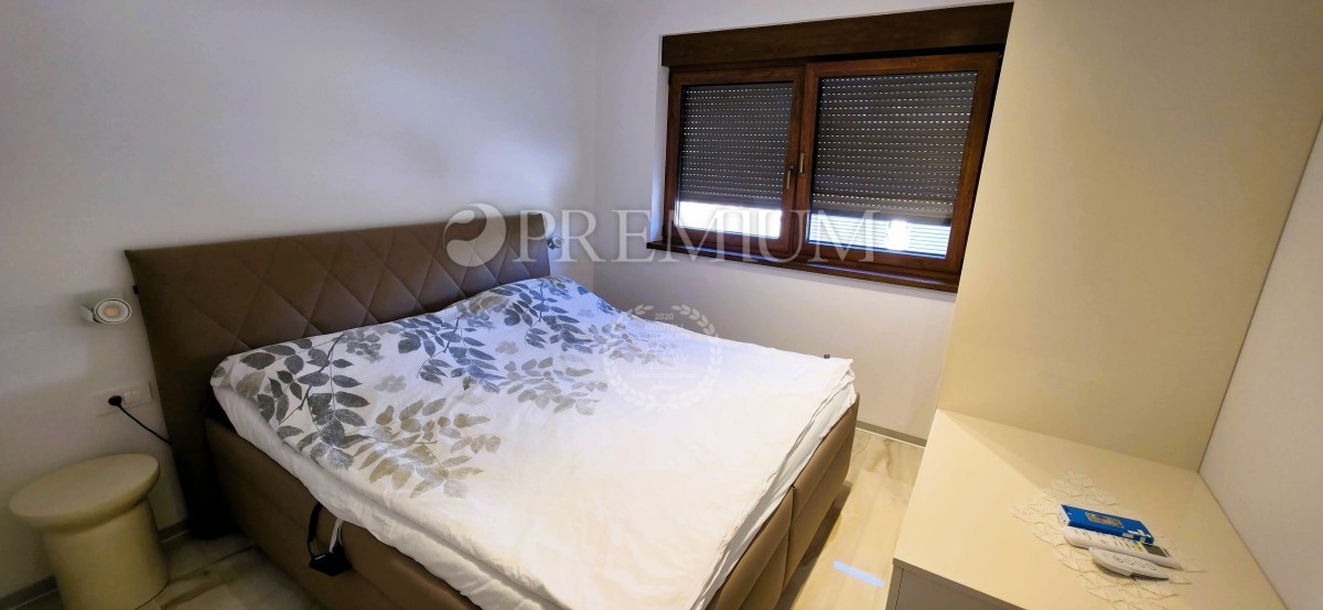 Malinska, nuova casa in vendita con garage, cortile e piscina!