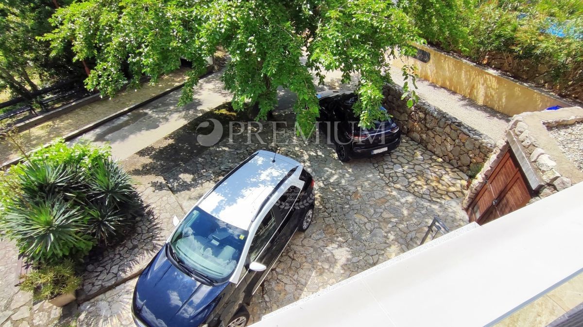 Krk, casa con 2 appartamenti, vicino al mare!