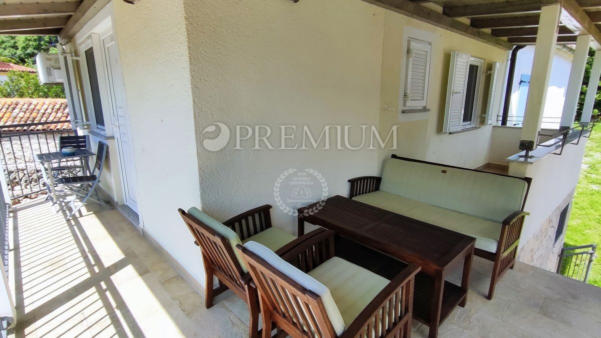 Krk, casa con 2 appartamenti, vicino al mare!