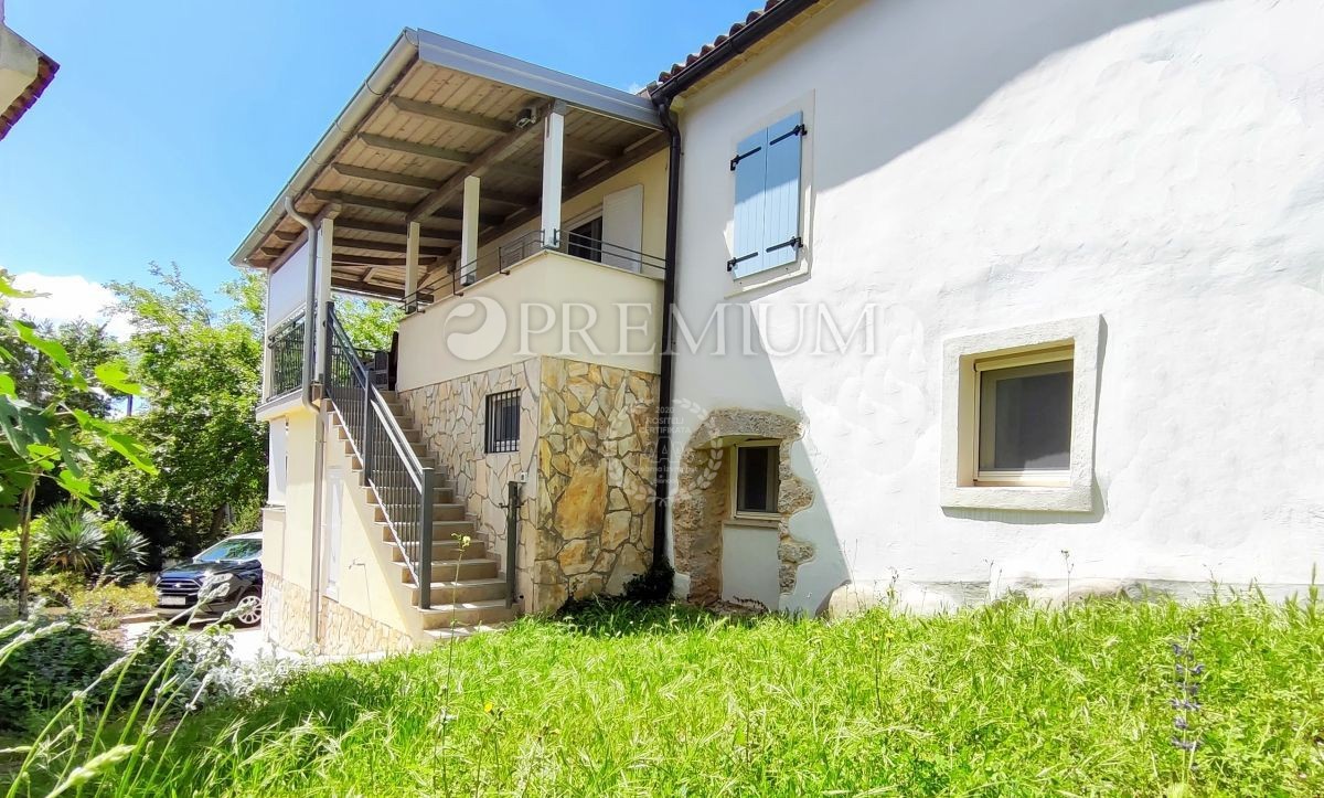 Krk, casa con 2 appartamenti, vicino al mare!