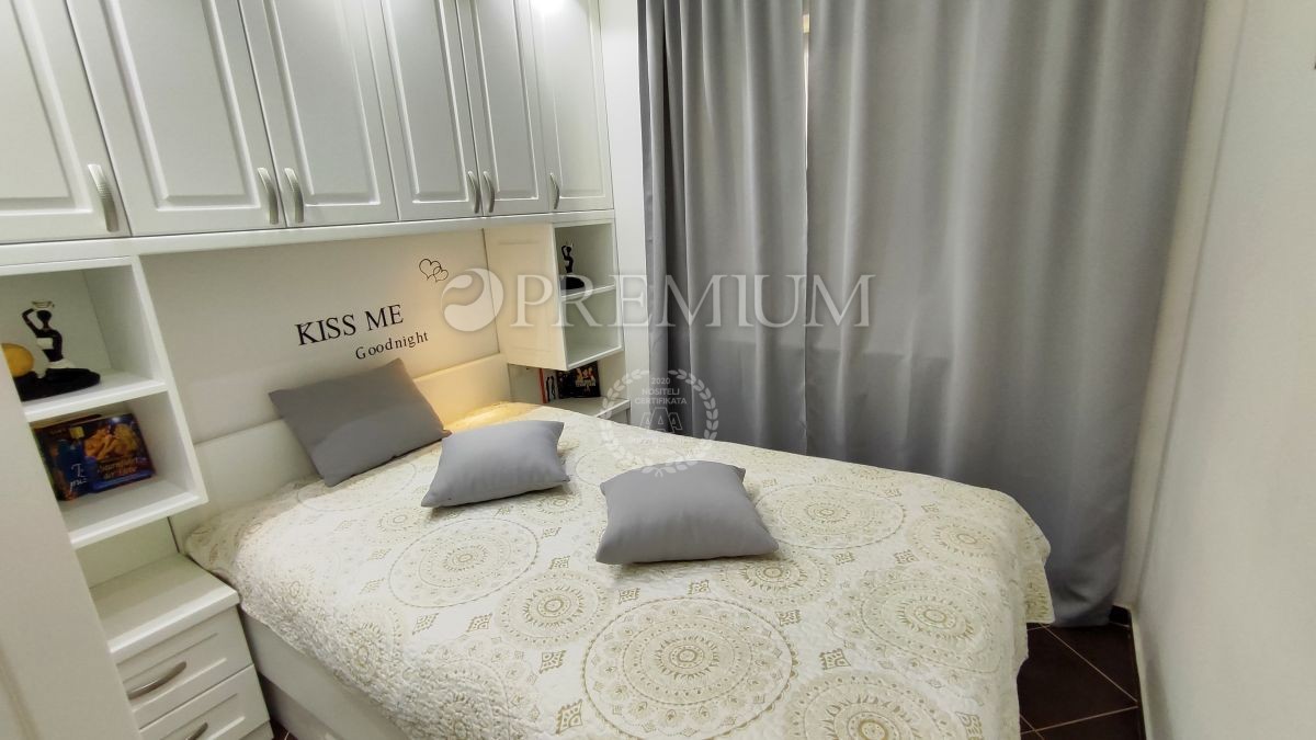 Krk, casa con 2 appartamenti, vicino al mare!