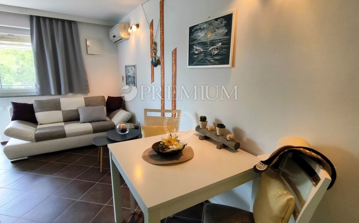 Krk, casa con 2 appartamenti, vicino al mare!