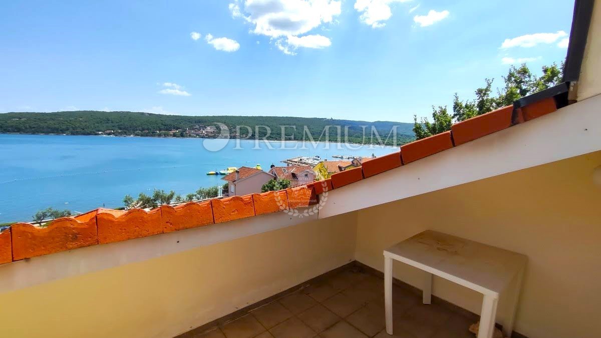 Čižići, appartamento a 60 m dal mare, con vista sul mare!