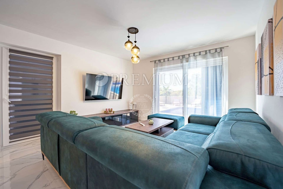 Kras, lussuosa casa indipendente con piscina!