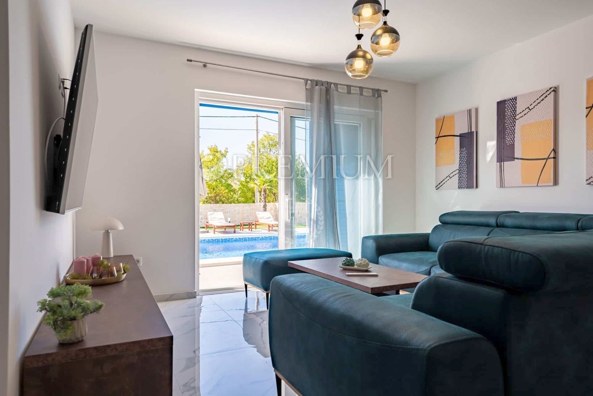 Kras, lussuosa casa indipendente con piscina!