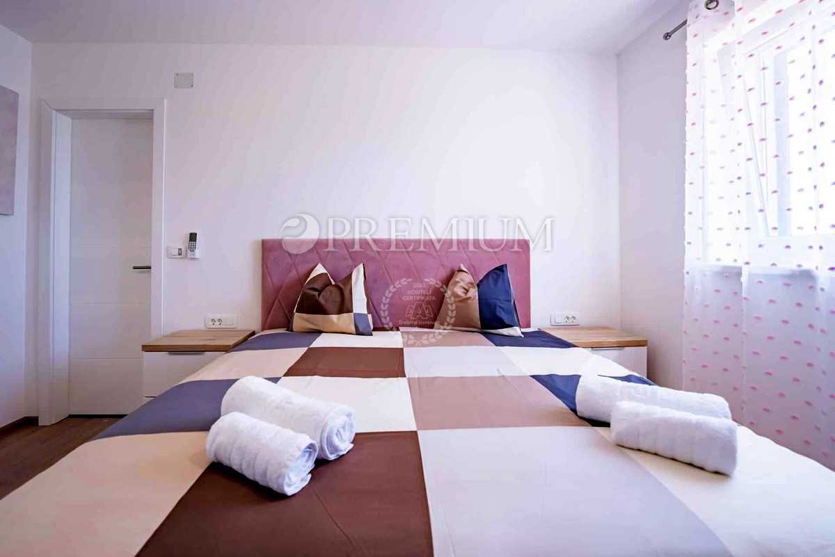 Kras, lussuosa casa indipendente con piscina!