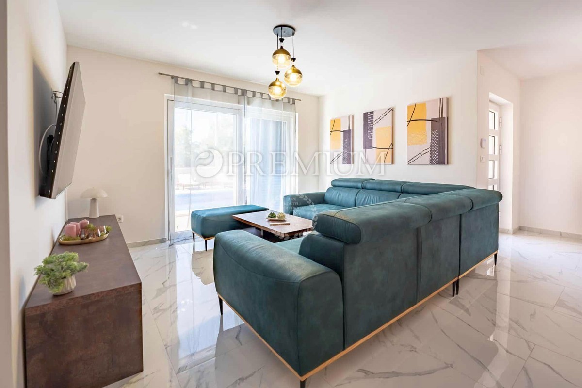 Kras, lussuosa casa indipendente con piscina!