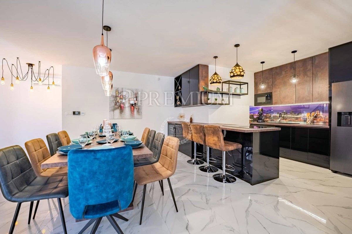 Kras, lussuosa casa indipendente con piscina!