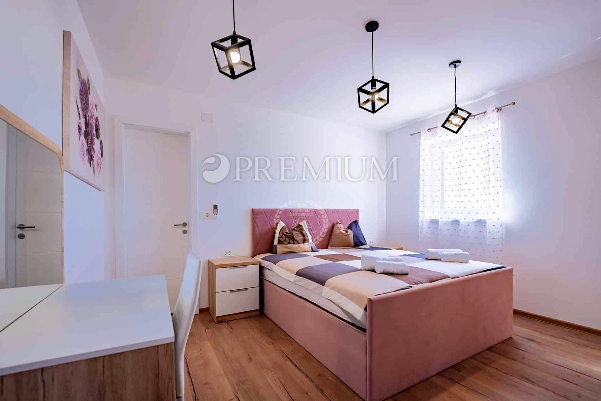 Kras, lussuosa casa indipendente con piscina!