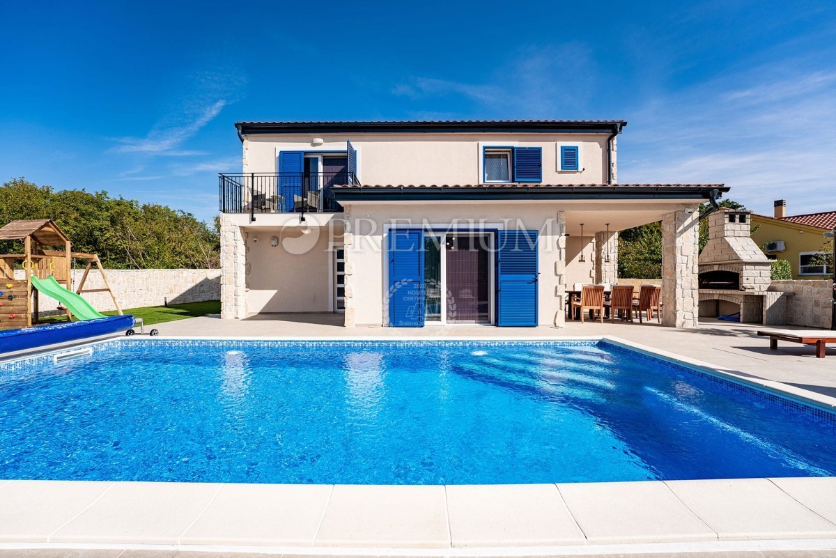 Kras, lussuosa casa indipendente con piscina!