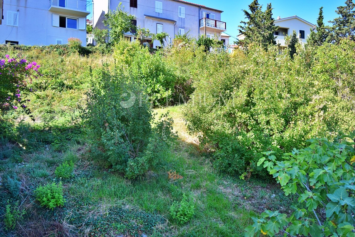 Vrbnik, terreno edificabile con vista mare,  150.000 EUR