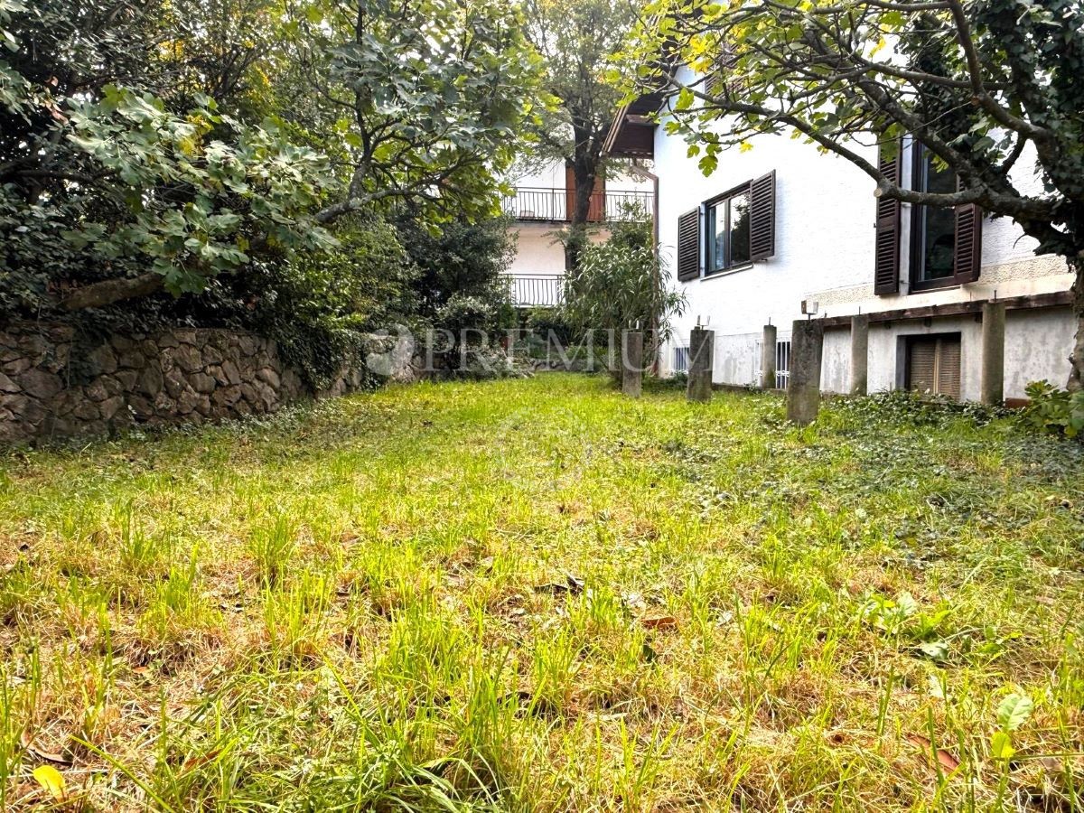 Malinska, casa indipendente con 5 appartamenti, 500 m mare!