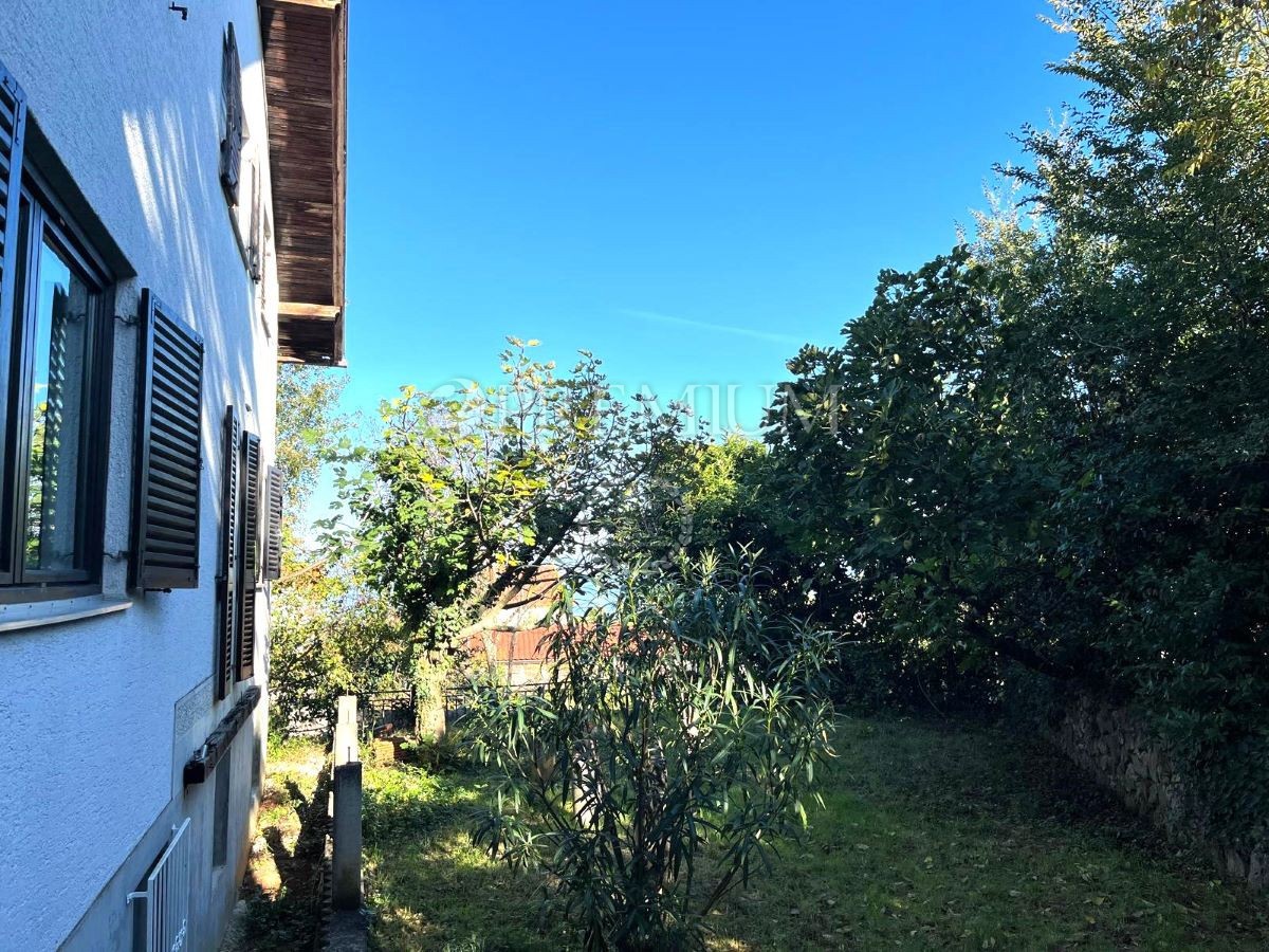 Malinska, casa indipendente con 5 appartamenti, 500 m mare!