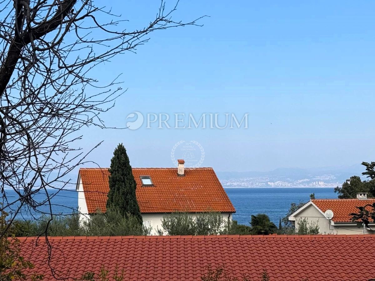 Malinska, casa indipendente con 5 appartamenti, 500 m mare!