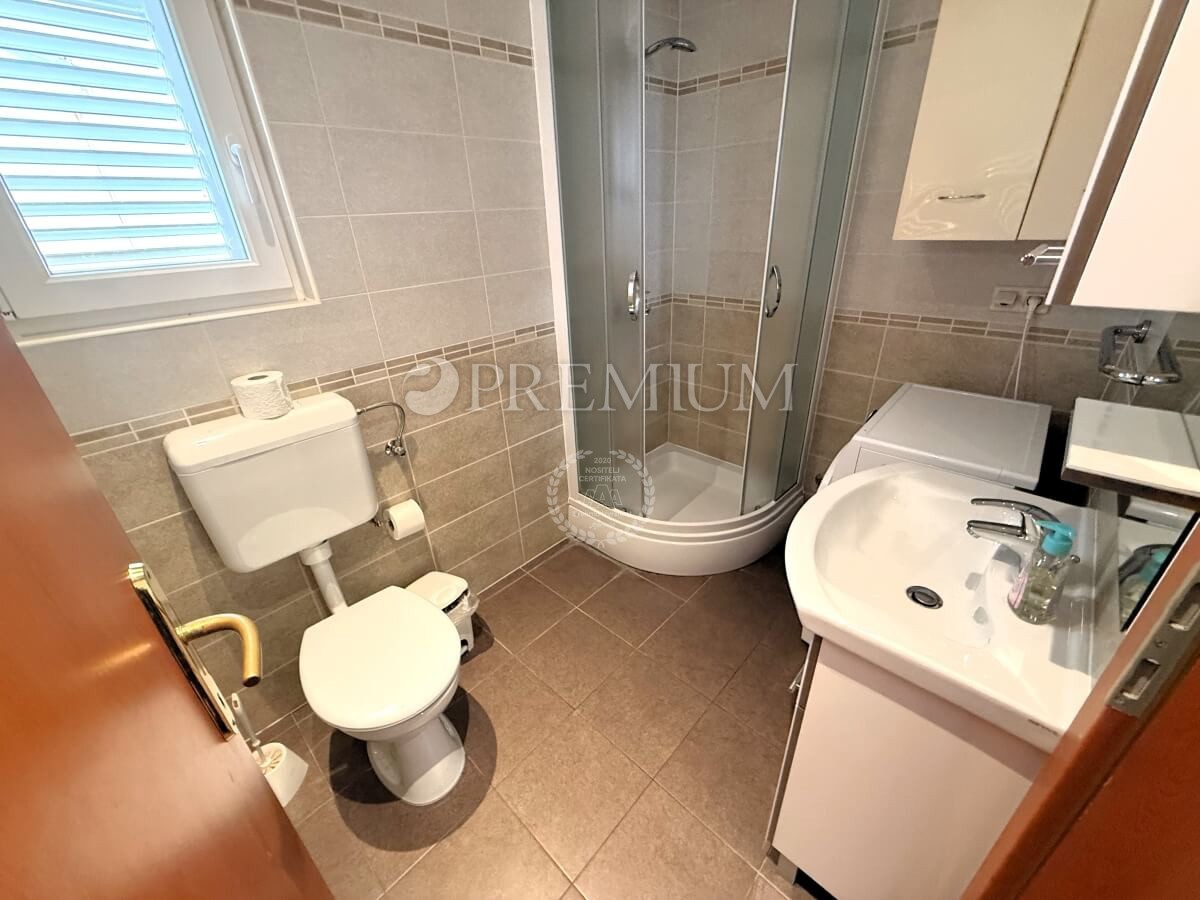 Njivice, casa doppia con due appartamenti, ottima occasione!