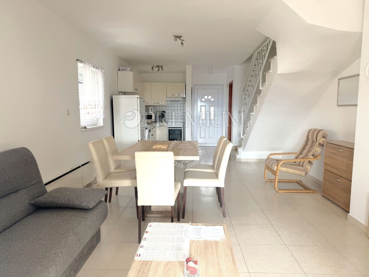 Njivice, casa doppia con due appartamenti, ottima occasione!