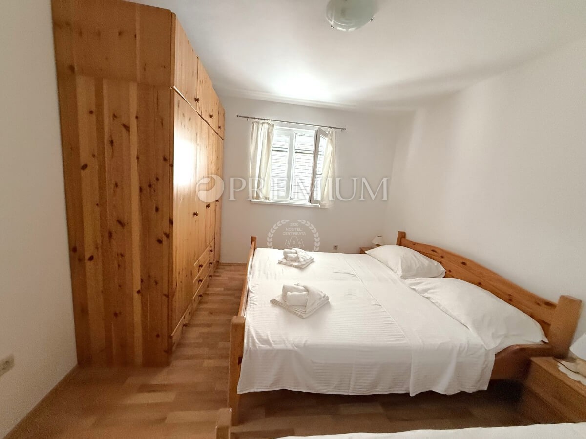 Njivice, casa doppia con due appartamenti, ottima occasione!