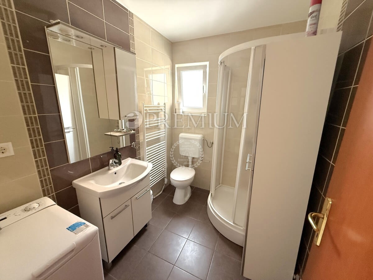 Njivice, casa doppia con due appartamenti, ottima occasione!