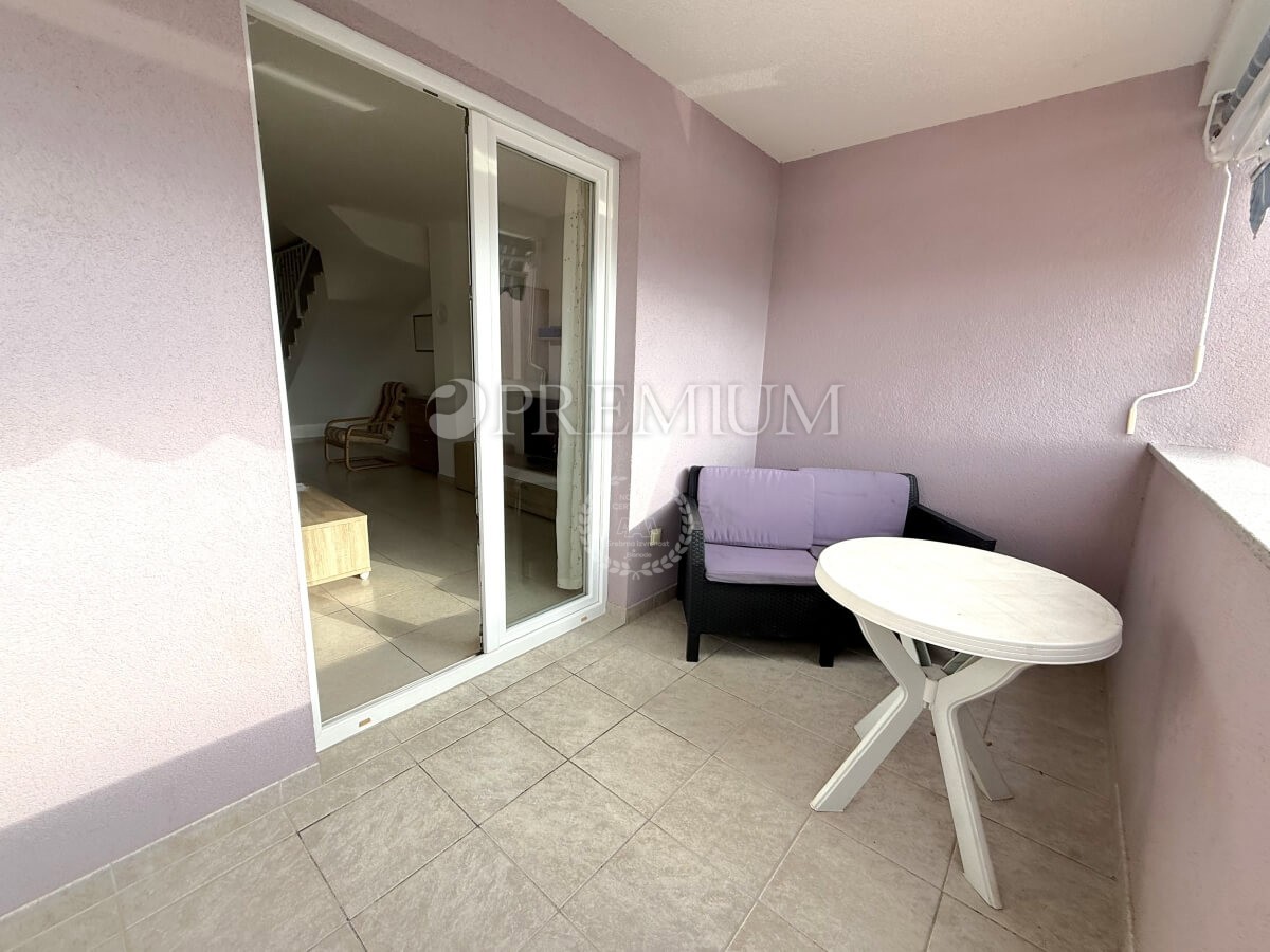 Njivice, casa doppia con due appartamenti, ottima occasione!