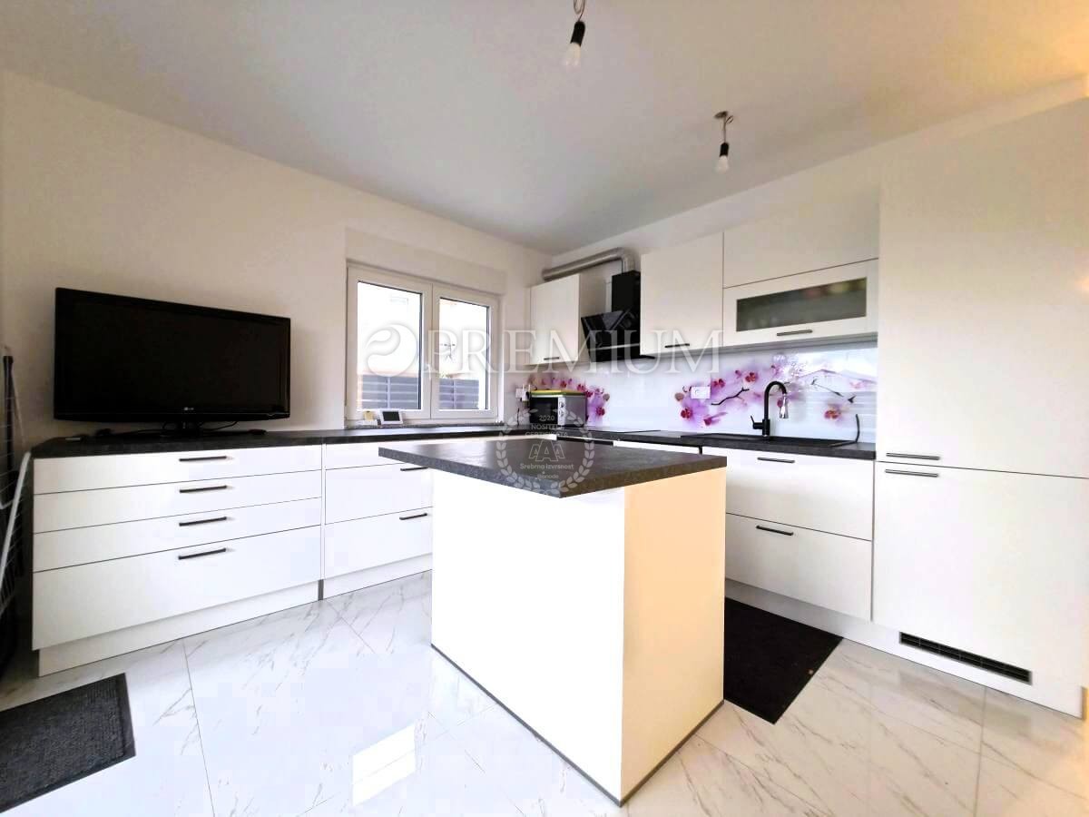 Malinska, casa arredata con piscina riscaldata!