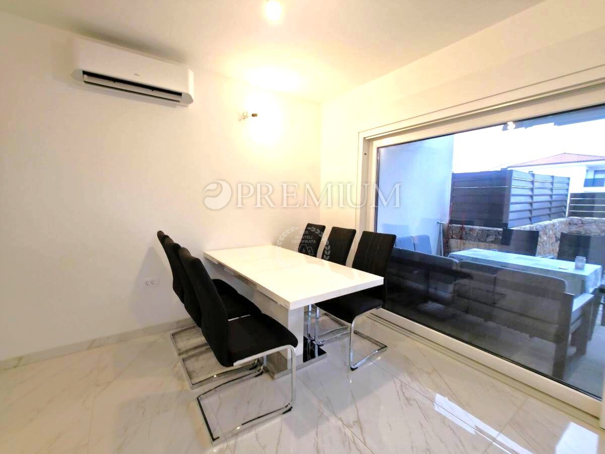 Malinska, casa arredata con piscina riscaldata!