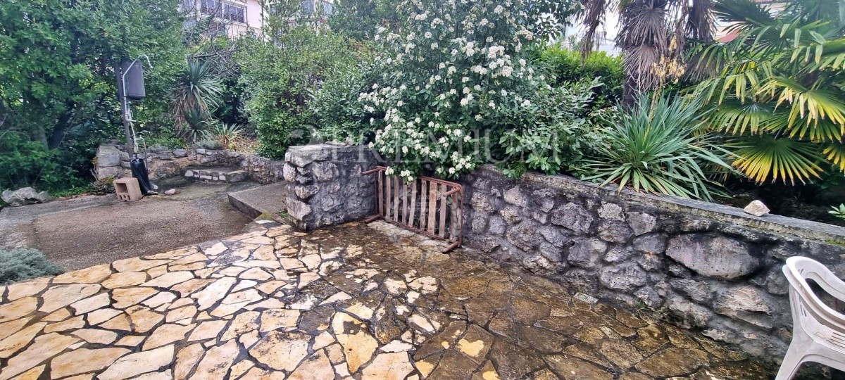 Njivice – Casa in vendita con vista mare!