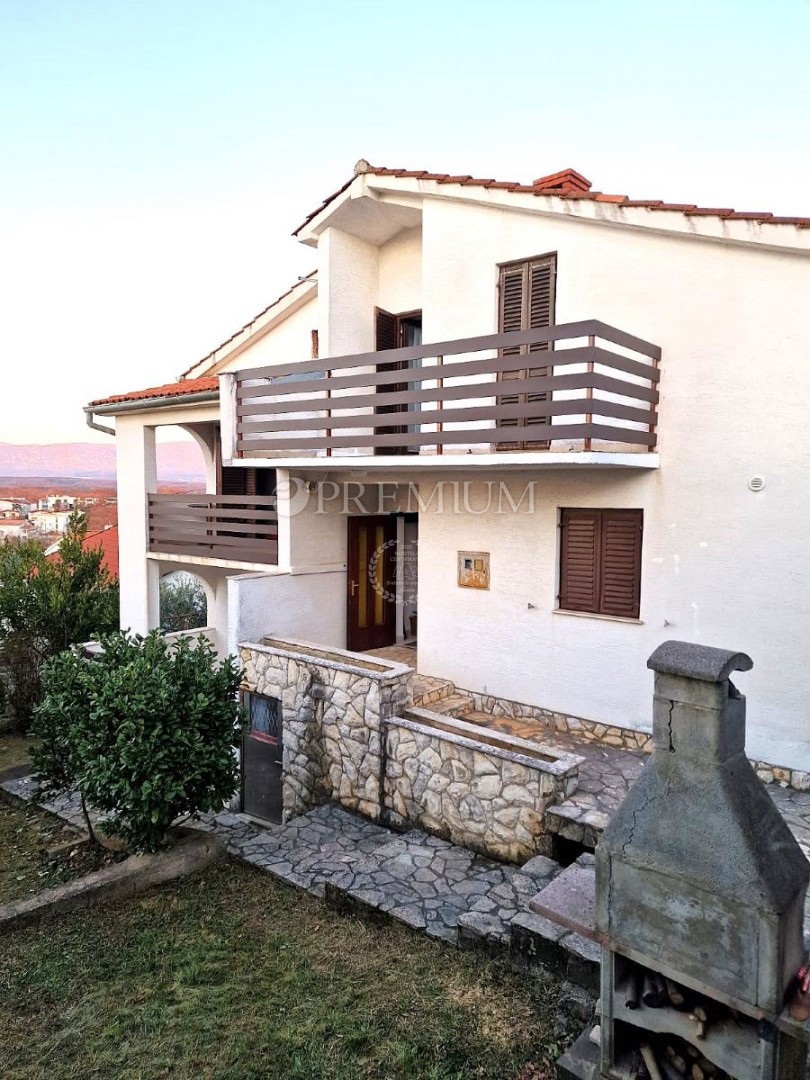 Njivice – Casa in vendita con vista mare!