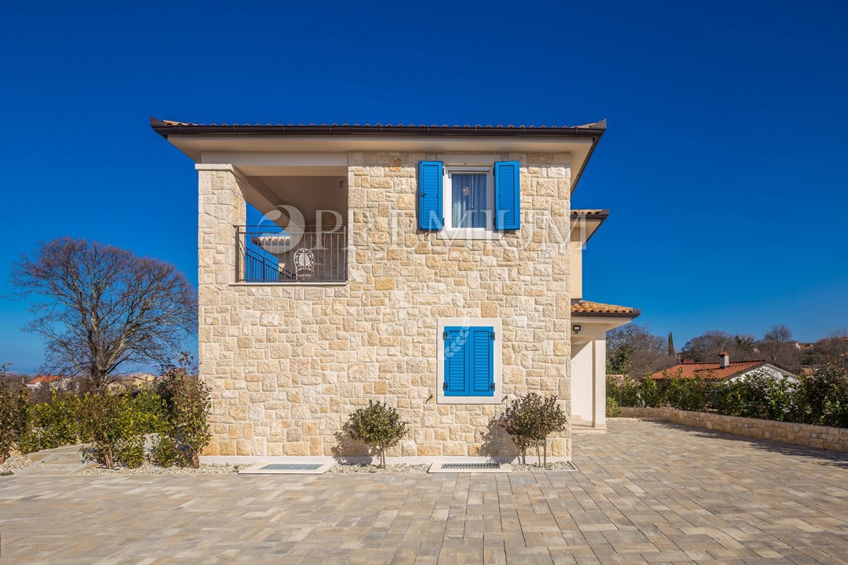 Dintorni di Malinska, nuova casa in pietra con piscina e vista mare!!