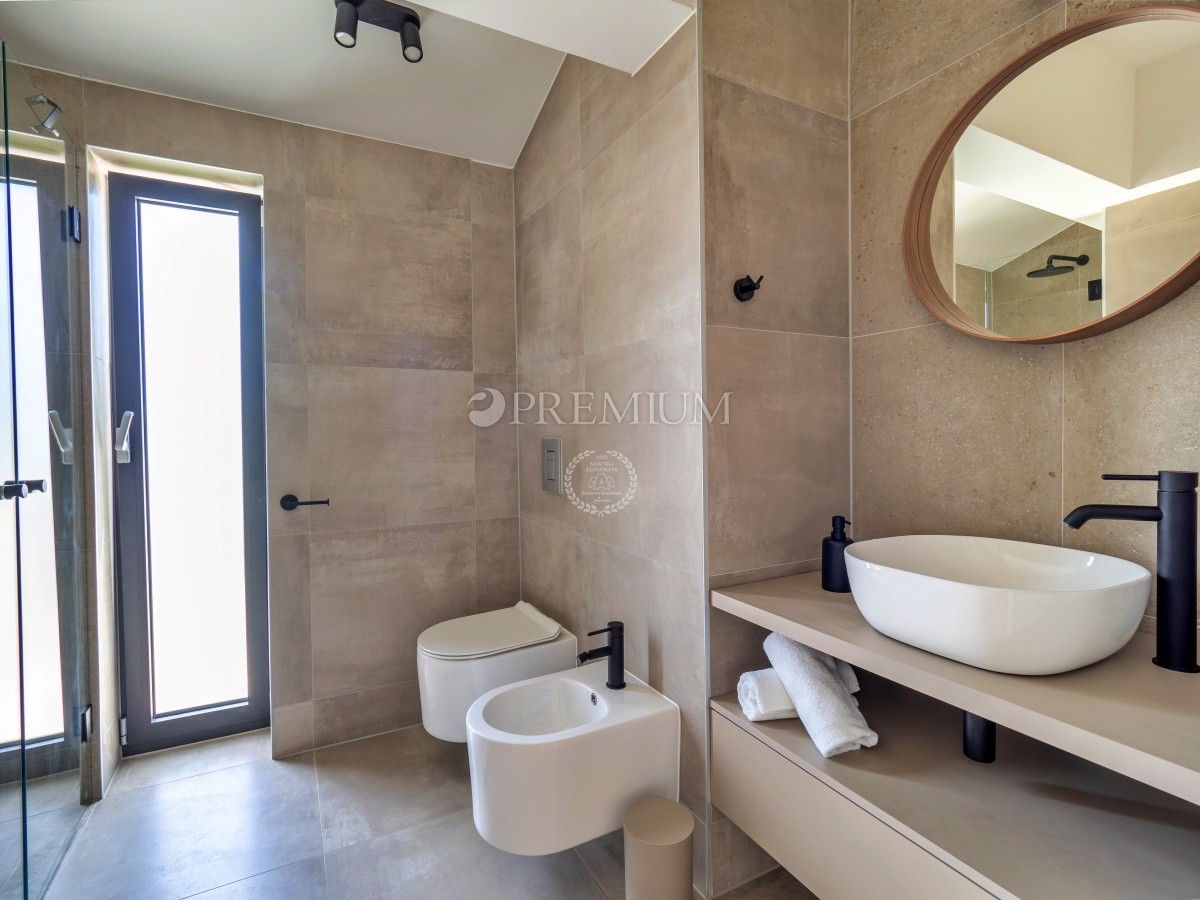 Dintorni di Vrbnik, casa con piscina in una posizione tranquilla!